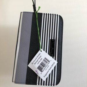 Vera Bradley NWT clutch